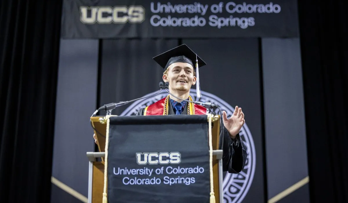 Seth Lindsey speaking at commencement